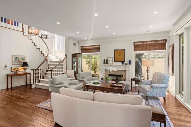 9784 Claiborne Square, La Jolla, CA 92037
