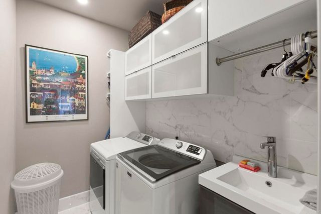 9784 Claiborne Square, La Jolla, CA 92037