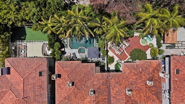 9784 Claiborne Square, La Jolla, CA 92037