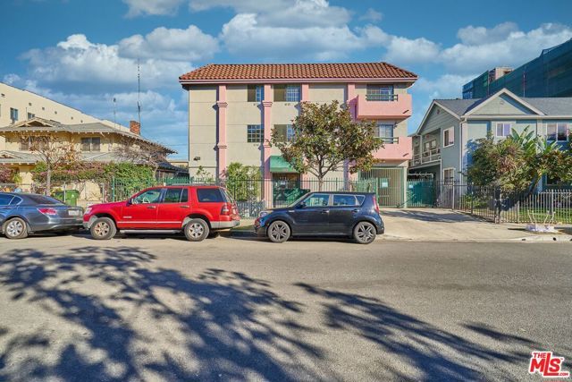 820 S St Andrews Place 301, Los Angeles, CA 90005