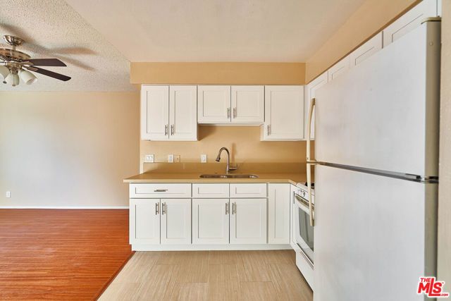 820 S St Andrews Place 301, Los Angeles, CA 90005
