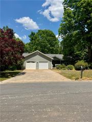 910 Thousand Oaks Drive, Lawrenceville, GA 30043