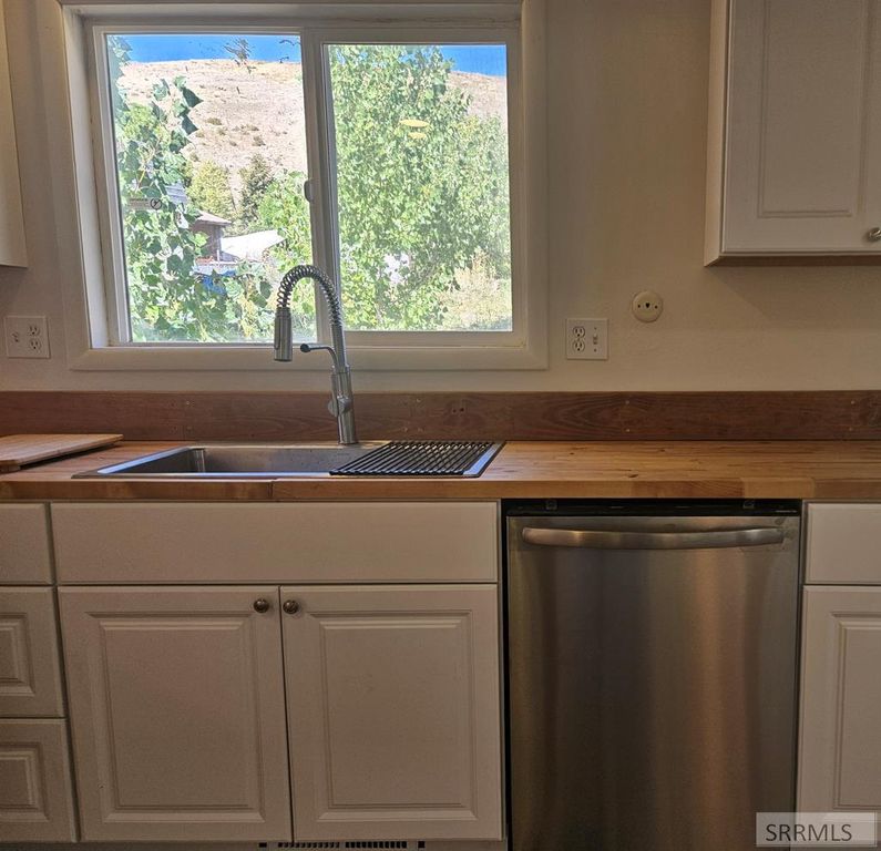 Image 11 of property listing at 1100 N Rapid Creek Road, Inkom, ID 83245