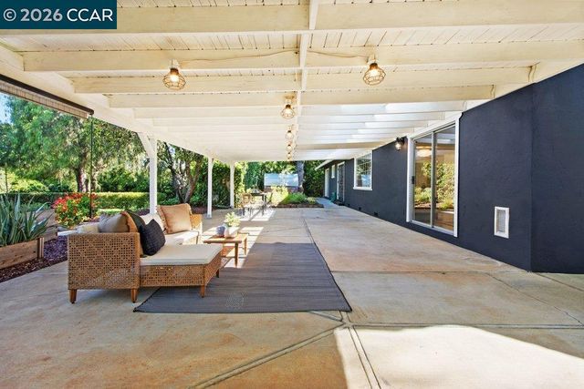 1025 Panadero Way, Clayton, CA 94517