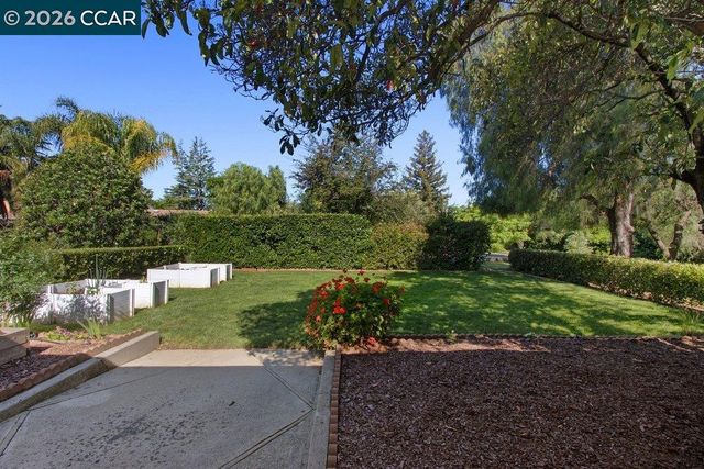 1025 Panadero Way, Clayton, CA 94517
