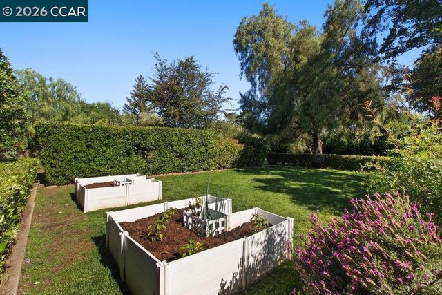 1025 Panadero Way, Clayton, CA 94517