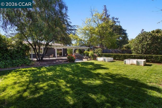 1025 Panadero Way, Clayton, CA 94517