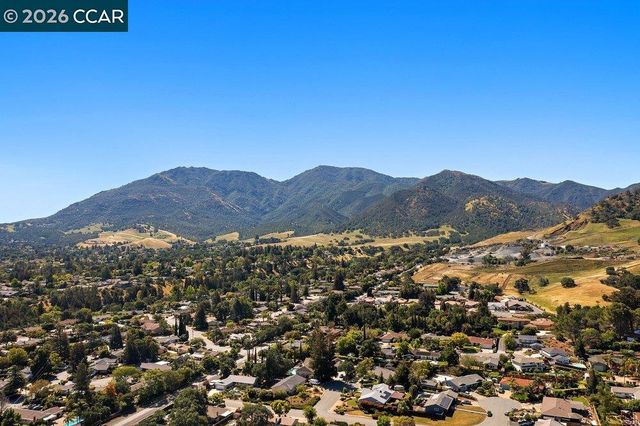 1025 Panadero Way, Clayton, CA 94517