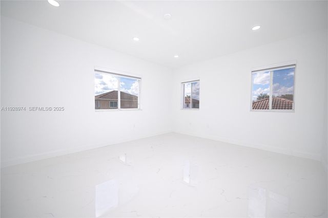 15064 SW 30th Ter, Miami, FL 33185