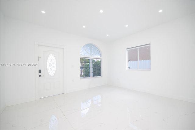 15064 SW 30th Ter, Miami, FL 33185