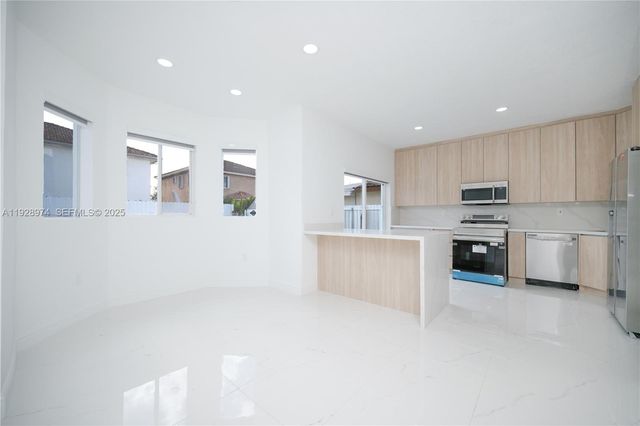 15064 SW 30th Ter, Miami, FL 33185