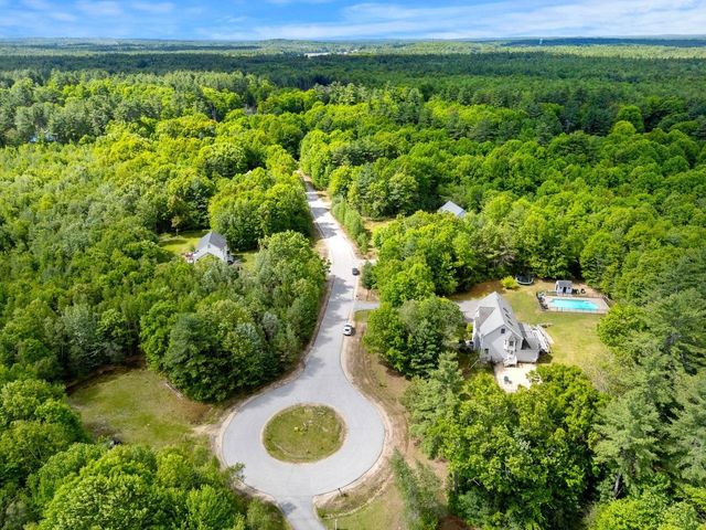 24 Fireside Drive, Epping, NH 03042