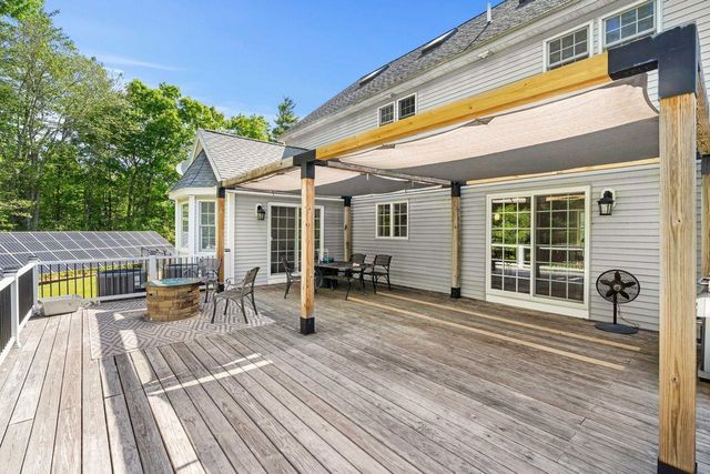 24 Fireside Drive, Epping, NH 03042