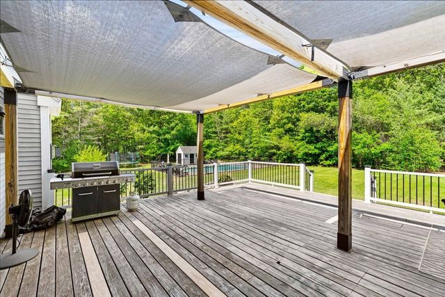24 Fireside Drive, Epping, NH 03042