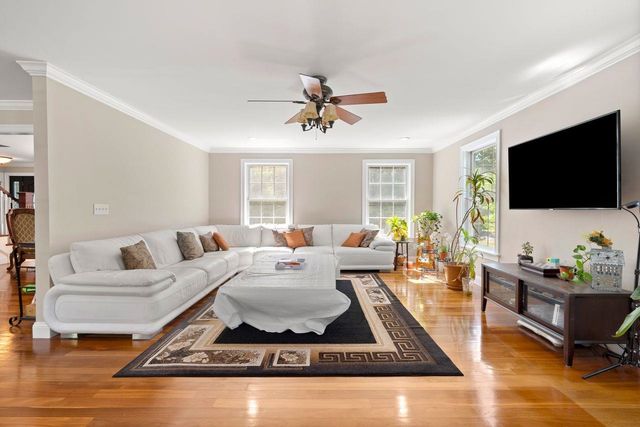 24 Fireside Drive, Epping, NH 03042