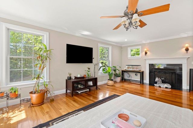 24 Fireside Drive, Epping, NH 03042