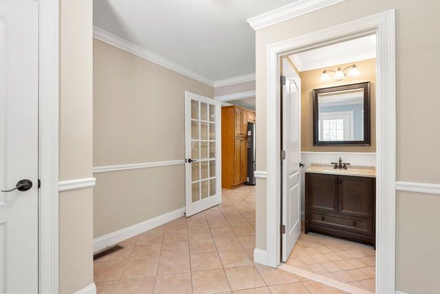 24 Fireside Drive, Epping, NH 03042
