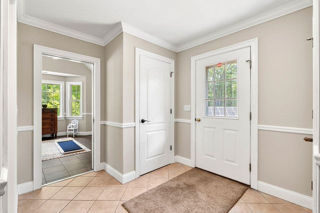 24 Fireside Drive, Epping, NH 03042