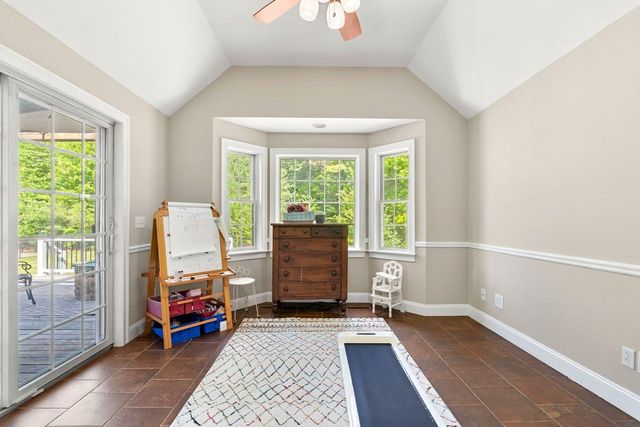 24 Fireside Drive, Epping, NH 03042
