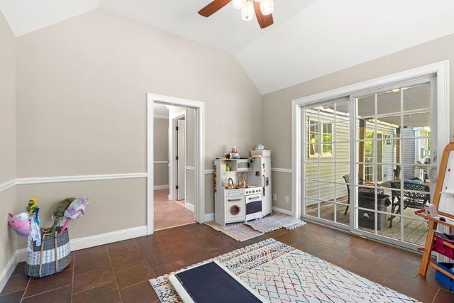 24 Fireside Drive, Epping, NH 03042