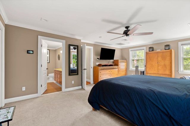 24 Fireside Drive, Epping, NH 03042