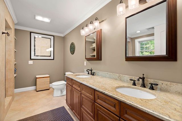 24 Fireside Drive, Epping, NH 03042