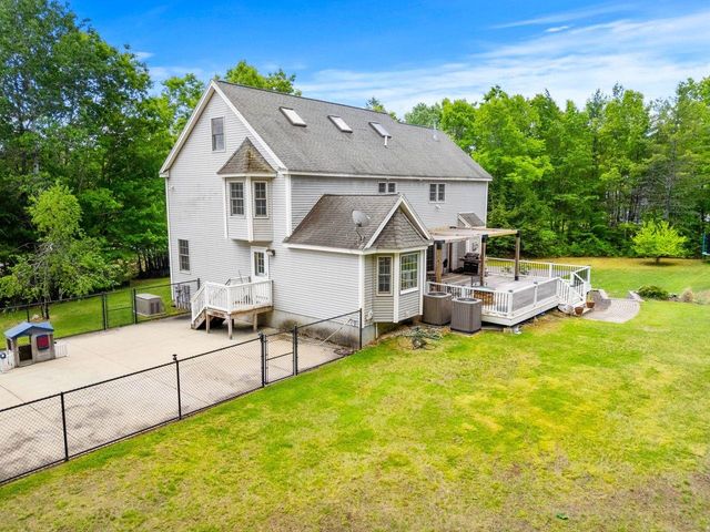 24 Fireside Drive, Epping, NH 03042