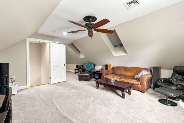 24 Fireside Drive, Epping, NH 03042
