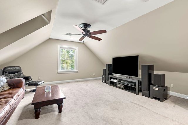 24 Fireside Drive, Epping, NH 03042