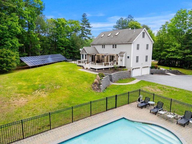 24 Fireside Drive, Epping, NH 03042