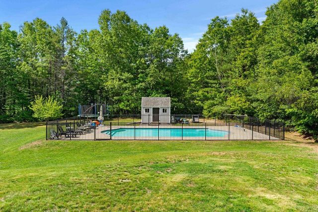 24 Fireside Drive, Epping, NH 03042