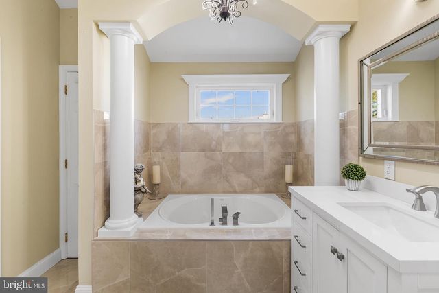 323 CHERRY LN, Kennett Square, PA 19348
