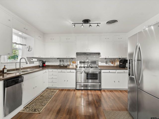 618 Walnut St., Gilmer, TX 75644