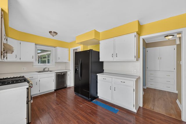 9961 Niver Avenue, Allen Park, MI 48101