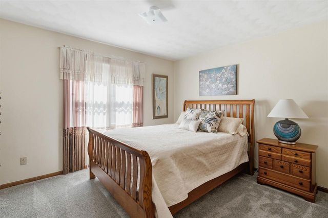 W6817 APPLETREE COURT, Greenville, WI 54942