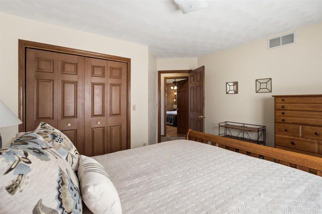 W6817 APPLETREE COURT, Greenville, WI 54942