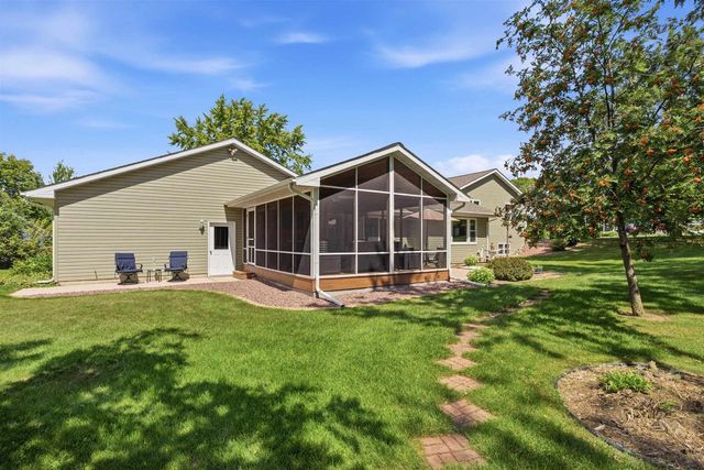 W6817 APPLETREE COURT, Greenville, WI 54942