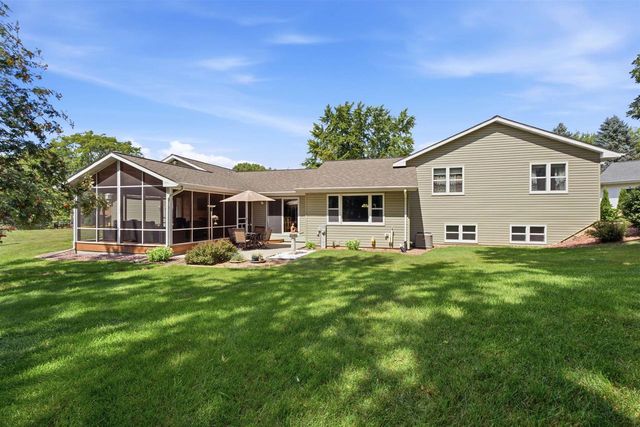 W6817 APPLETREE COURT, Greenville, WI 54942
