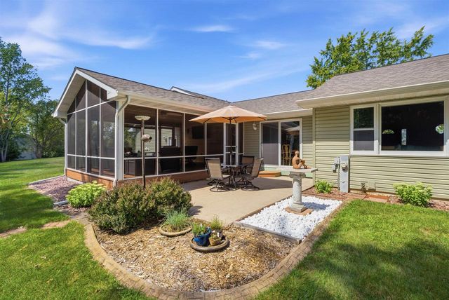 W6817 APPLETREE COURT, Greenville, WI 54942