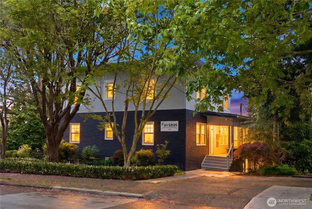 1401 W Bertona Street, Seattle, WA 98119