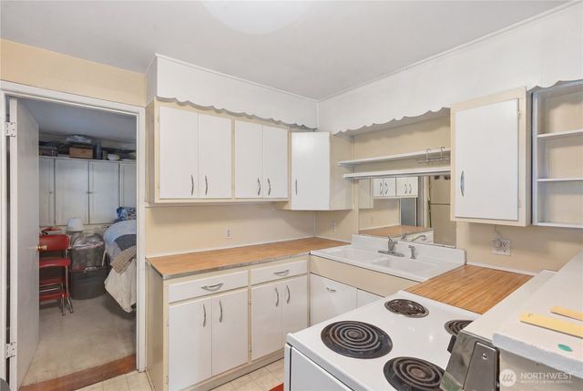 1401 W Bertona Street, Seattle, WA 98119