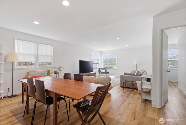 1401 W Bertona Street, Seattle, WA 98119