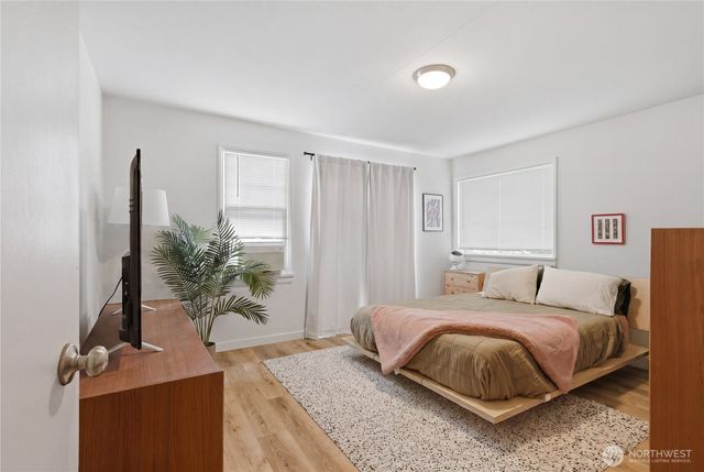 1401 W Bertona Street, Seattle, WA 98119