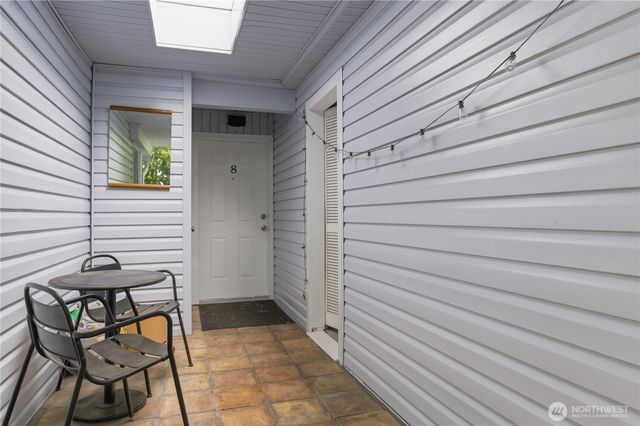 1401 W Bertona Street, Seattle, WA 98119