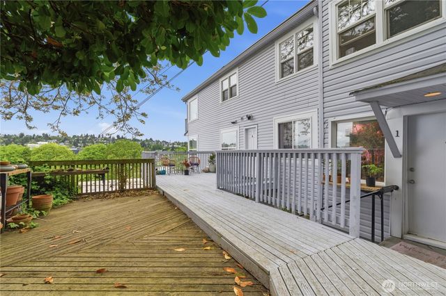 1401 W Bertona Street, Seattle, WA 98119