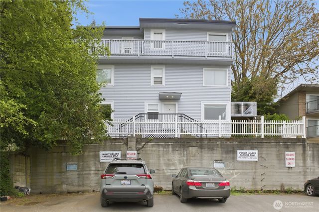 1401 W Bertona Street, Seattle, WA 98119