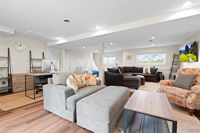 4557 Abbey Road, Onondaga, NY 13215