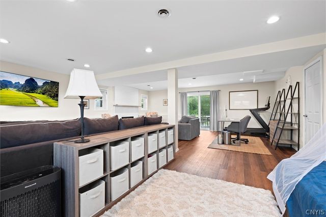 4557 Abbey Road, Onondaga, NY 13215