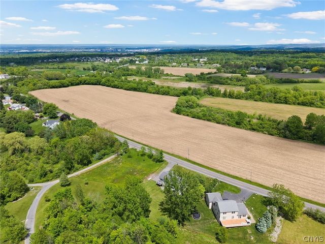 4557 Abbey Road, Onondaga, NY 13215