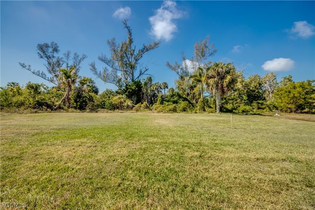 5966 SW 1st CT, Cape Coral, FL 33914